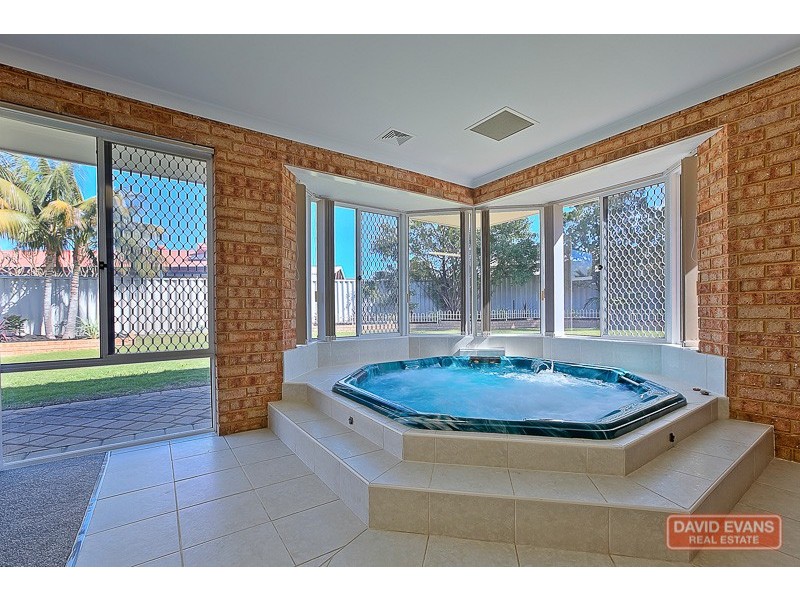 61 Woodbridge Drive, Cooloongup WA 6168