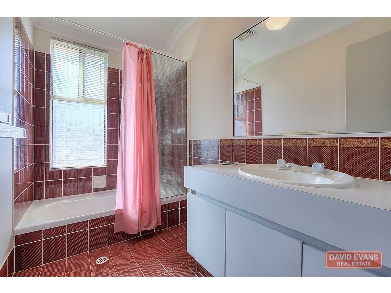 61 Woodbridge Drive, Cooloongup WA 6168