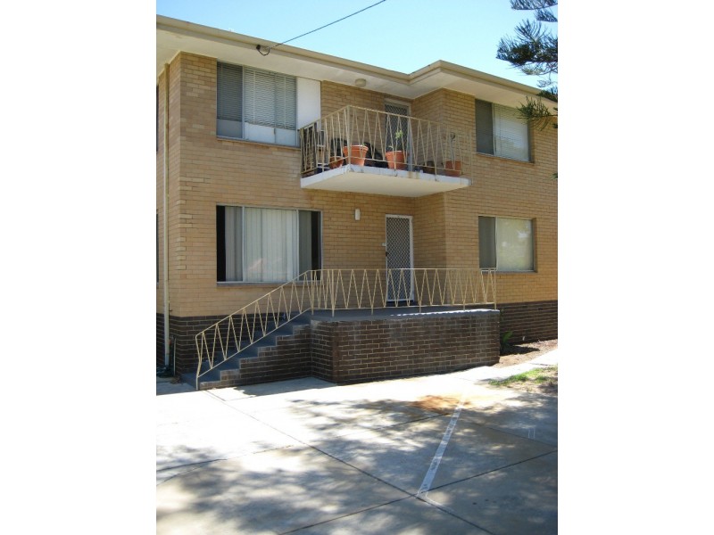 1/9 Gloucester Avenue, Shoalwater WA 6169