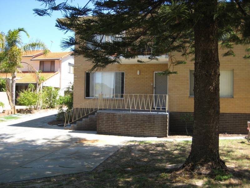 1/9 Gloucester Avenue, Shoalwater WA 6169