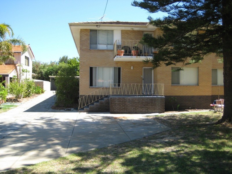 1/9 Gloucester Avenue, Shoalwater WA 6169