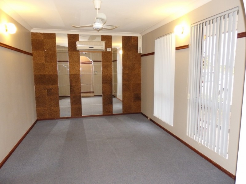 8 Mimbalup Close, Hillman WA 6168