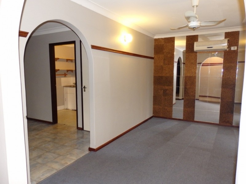 8 Mimbalup Close, Hillman WA 6168