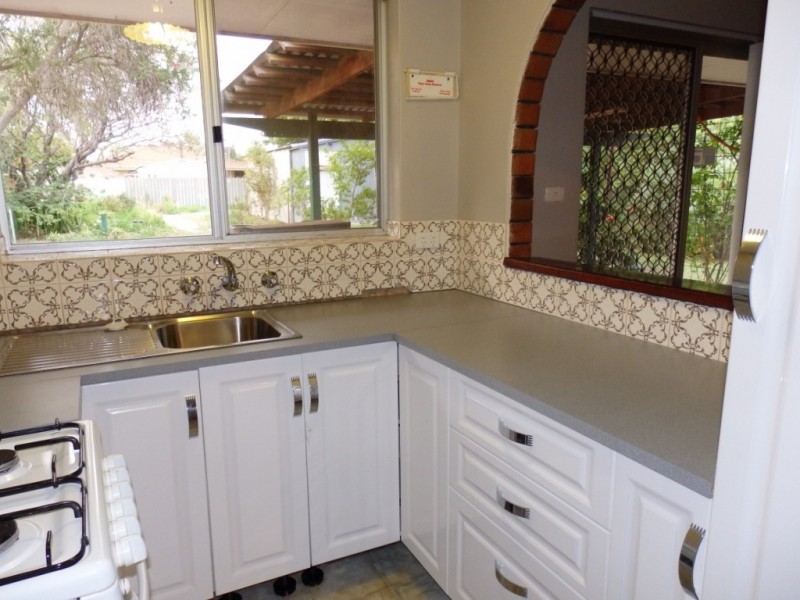 8 Mimbalup Close, Hillman WA 6168