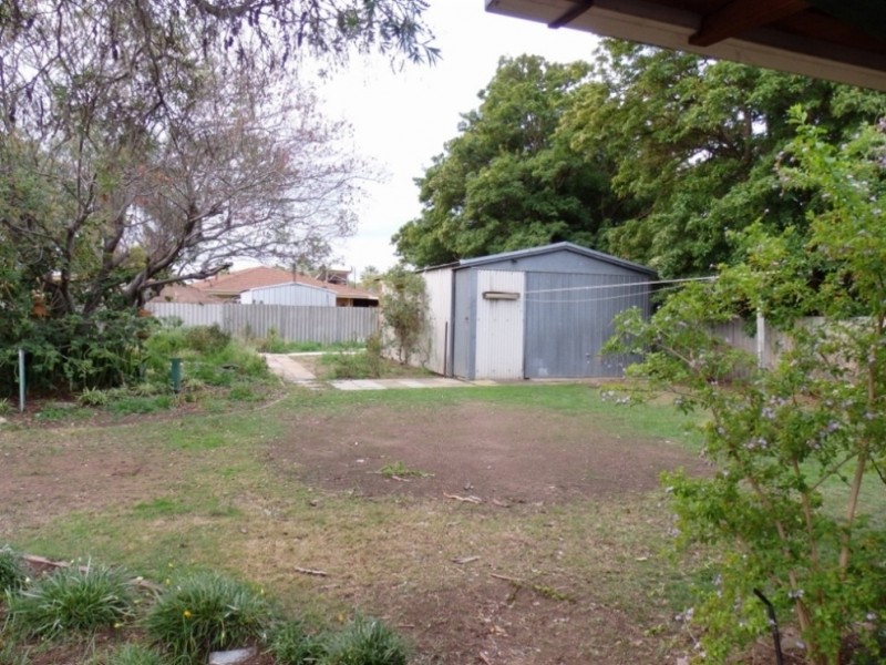 8 Mimbalup Close, Hillman WA 6168