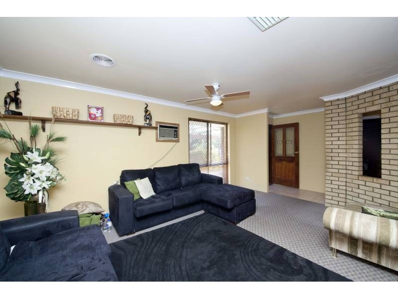4 Upton Road, High Wycombe WA 6057