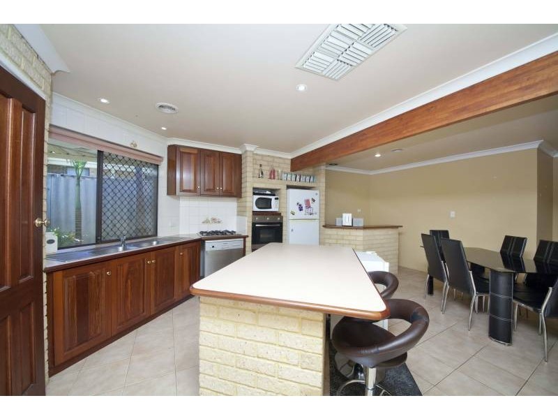 4 Upton Road, High Wycombe WA 6057