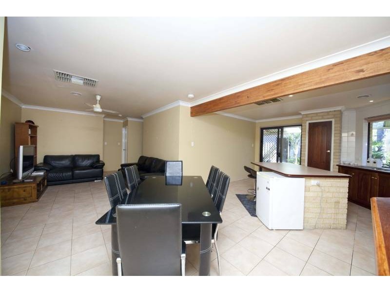 4 Upton Road, High Wycombe WA 6057