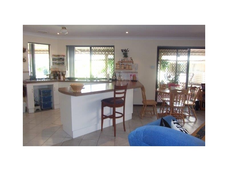 4 Neale Place, Cooloongup WA 6168