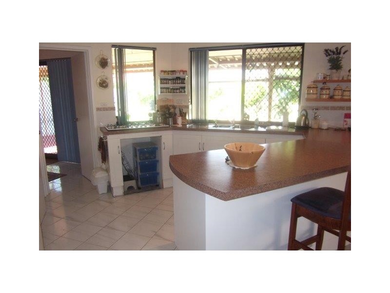 4 Neale Place, Cooloongup WA 6168