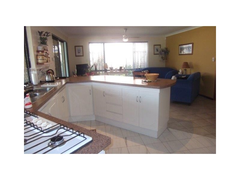 4 Neale Place, Cooloongup WA 6168