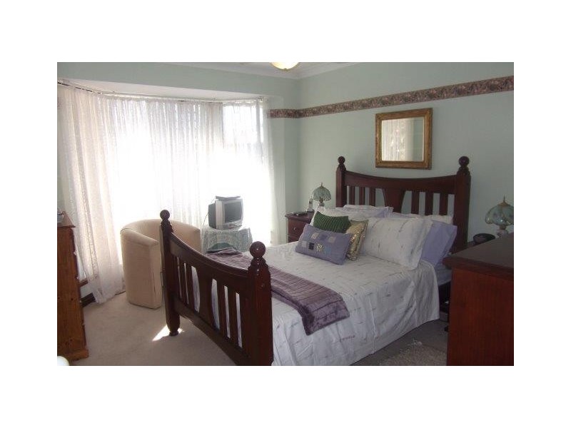 4 Neale Place, Cooloongup WA 6168