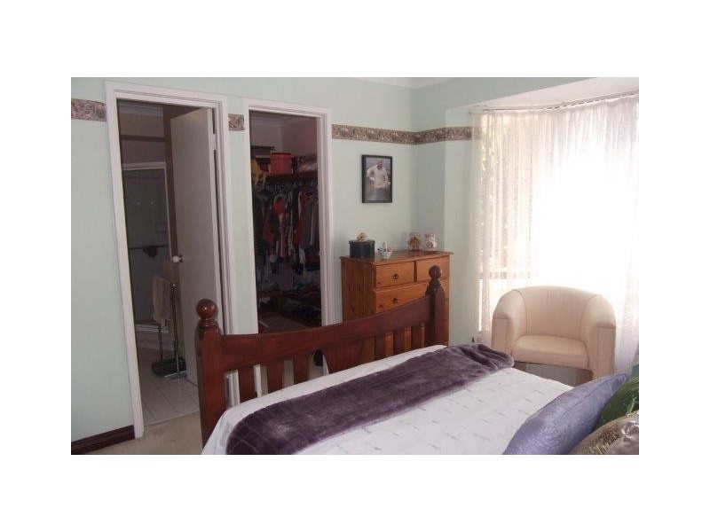 4 Neale Place, Cooloongup WA 6168