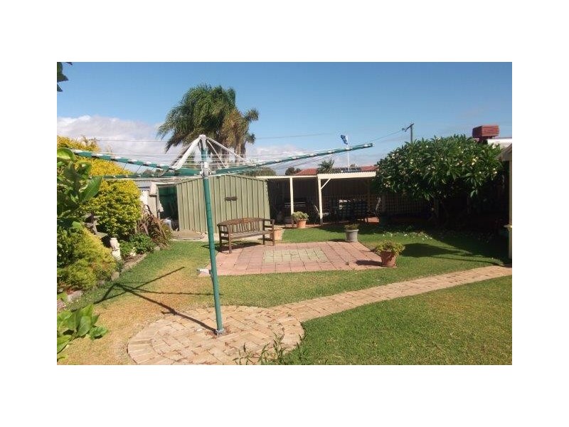 4 Neale Place, Cooloongup WA 6168