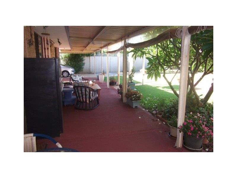 4 Neale Place, Cooloongup WA 6168