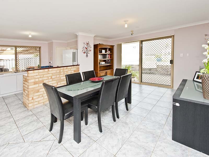 25 Hargrave Place, Parmelia WA 6167