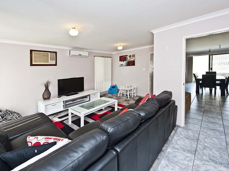 25 Hargrave Place, Parmelia WA 6167