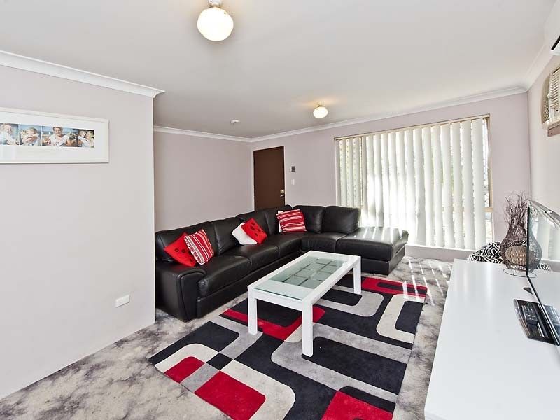 25 Hargrave Place, Parmelia WA 6167