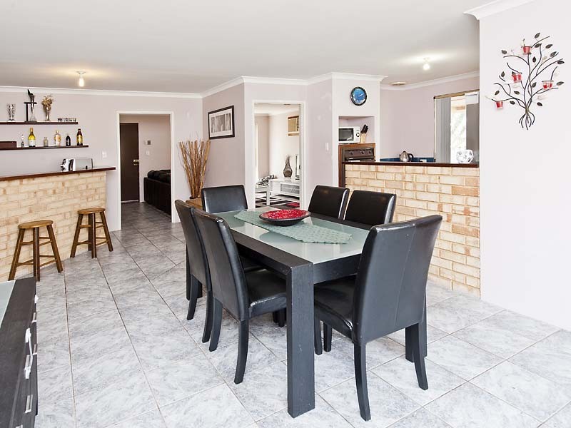 25 Hargrave Place, Parmelia WA 6167