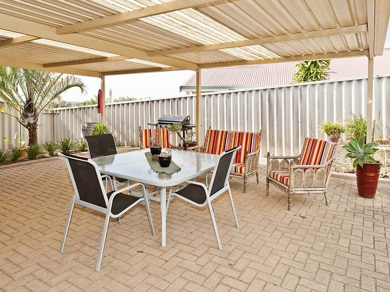 25 Hargrave Place, Parmelia WA 6167