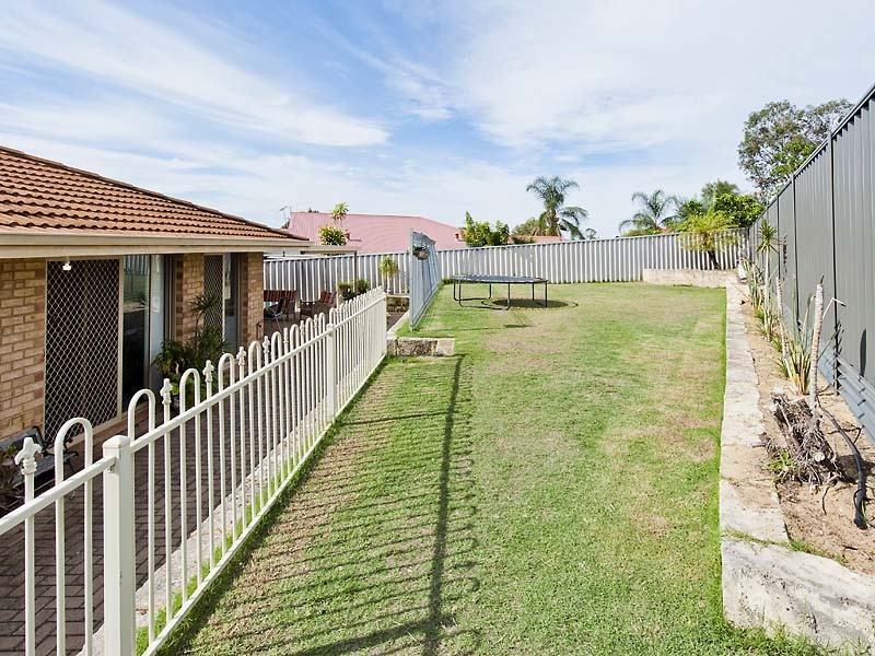 25 Hargrave Place, Parmelia WA 6167
