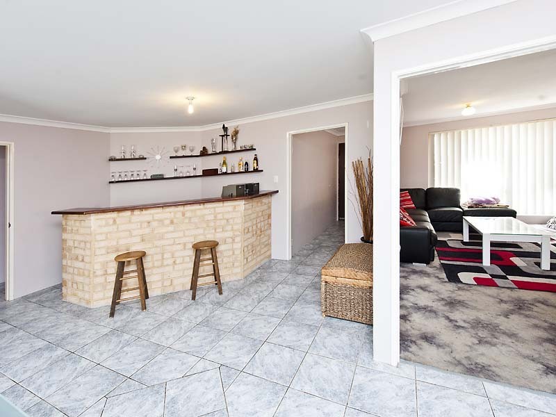 25 Hargrave Place, Parmelia WA 6167