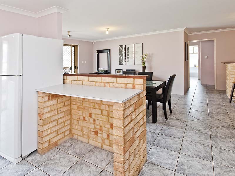 25 Hargrave Place, Parmelia WA 6167