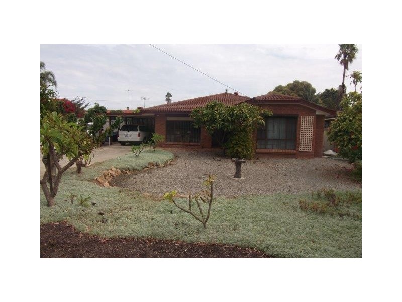 8 Kensington Court, Cooloongup WA 6168