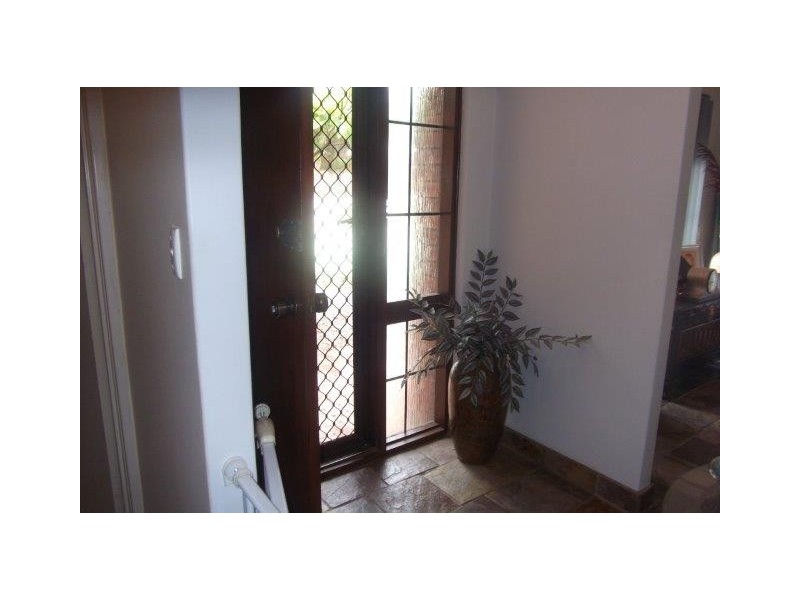 8 Kensington Court, Cooloongup WA 6168