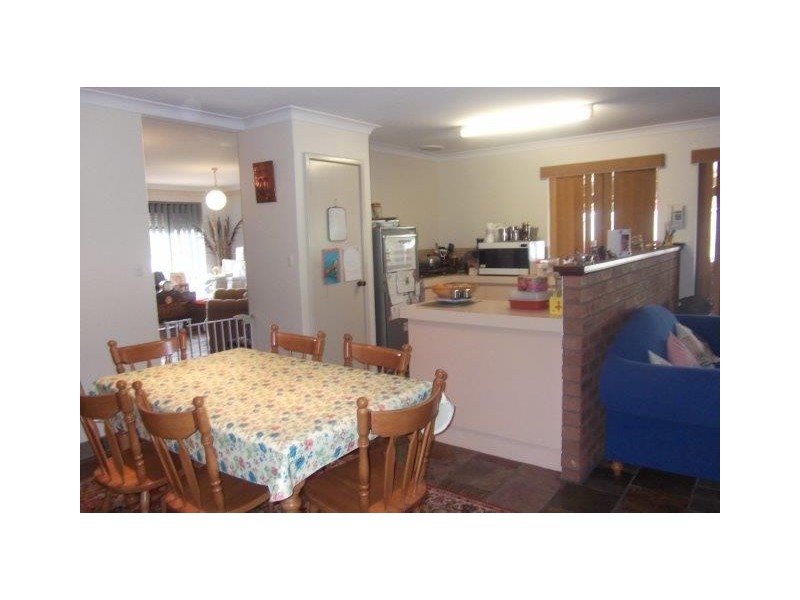 8 Kensington Court, Cooloongup WA 6168