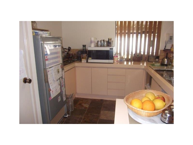 8 Kensington Court, Cooloongup WA 6168