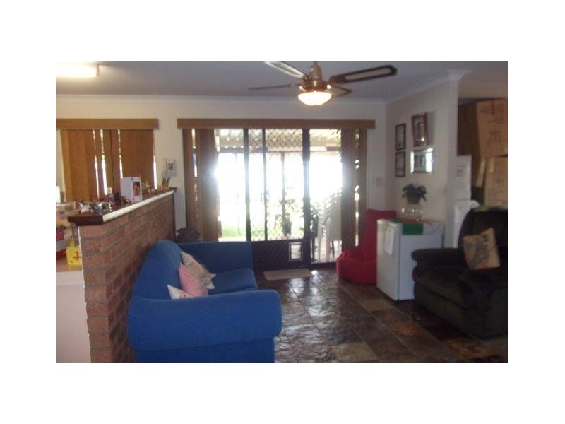 8 Kensington Court, Cooloongup WA 6168