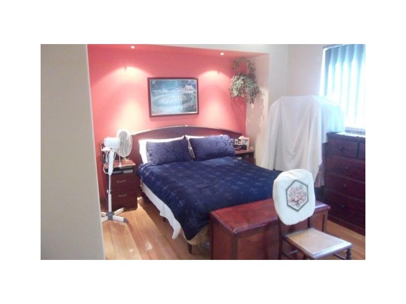 8 Kensington Court, Cooloongup WA 6168