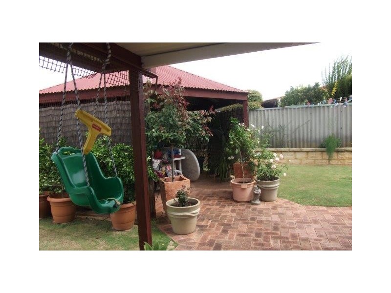 8 Kensington Court, Cooloongup WA 6168