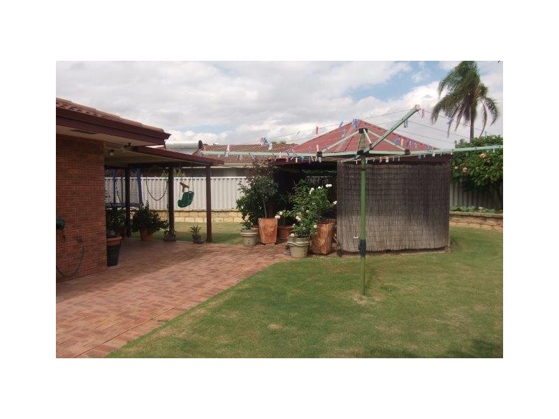 8 Kensington Court, Cooloongup WA 6168