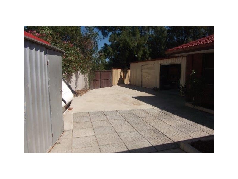 1 Genie Court, Cooloongup WA 6168