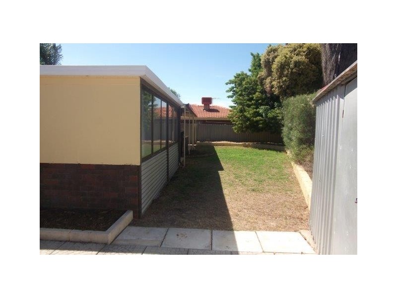 1 Genie Court, Cooloongup WA 6168