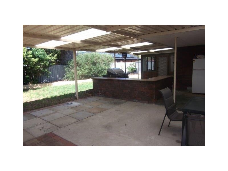 1 Genie Court, Cooloongup WA 6168