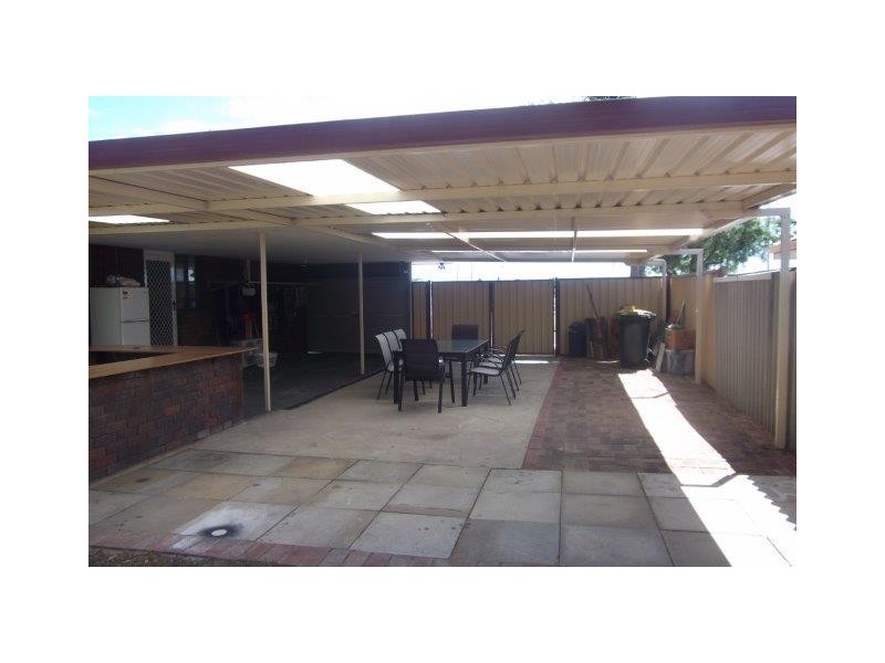 1 Genie Court, Cooloongup WA 6168