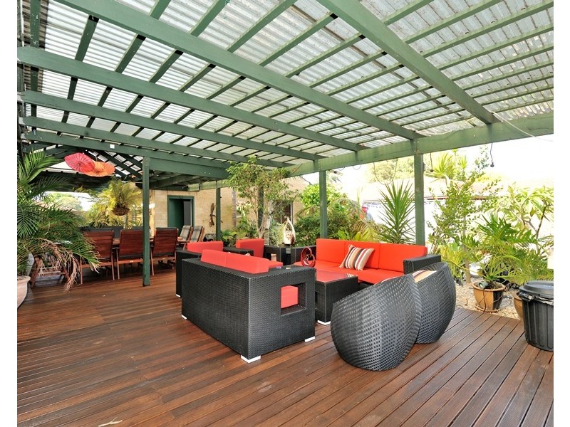 48 June Road, Safety Bay WA 6169