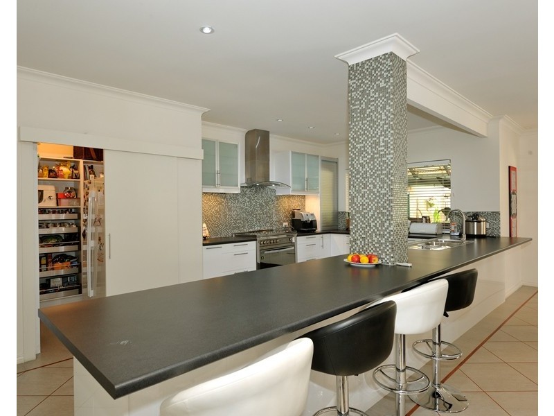 48 June Road, Safety Bay WA 6169