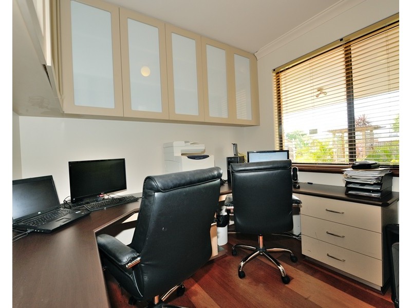 48 June Road, Safety Bay WA 6169