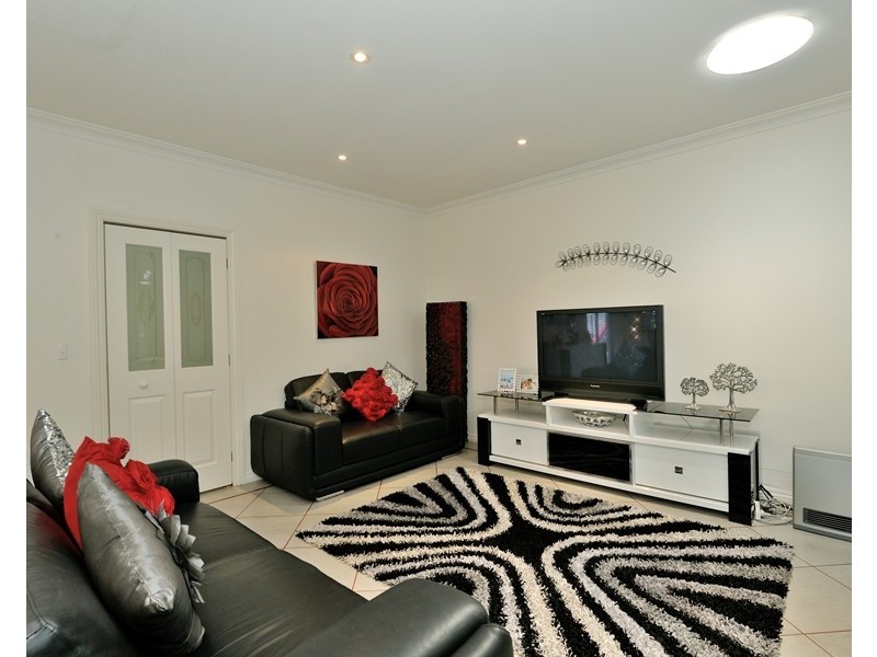 48 June Road, Safety Bay WA 6169