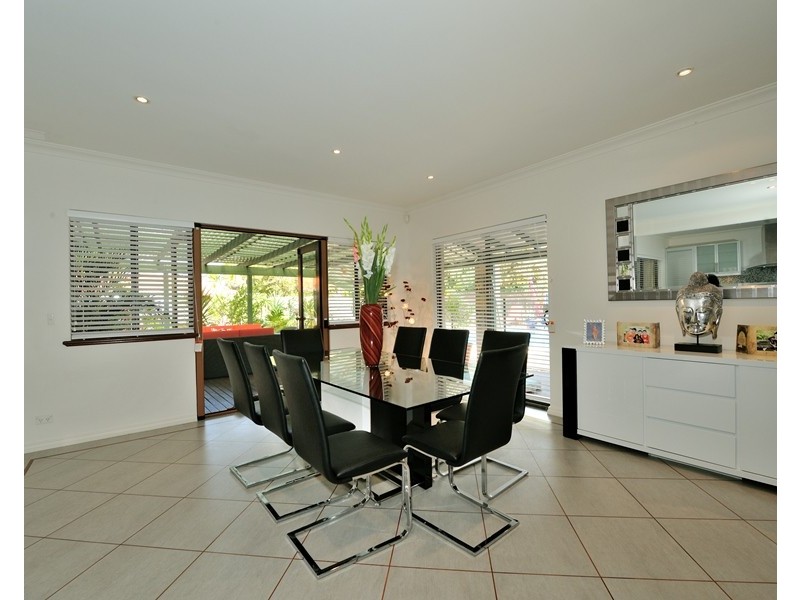 48 June Road, Safety Bay WA 6169