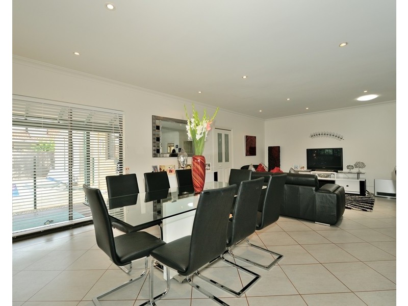 48 June Road, Safety Bay WA 6169