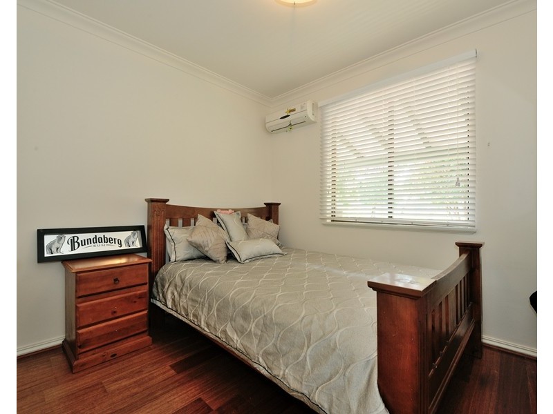 48 June Road, Safety Bay WA 6169