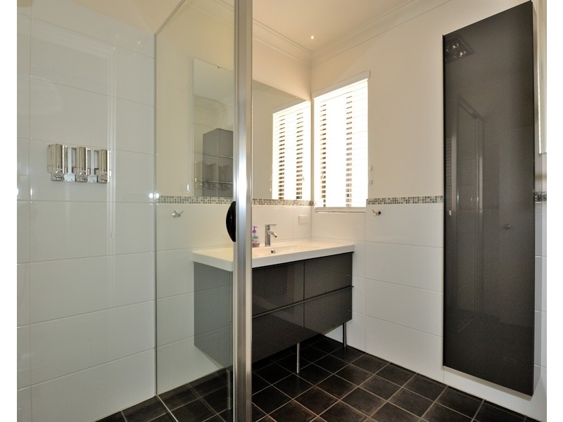 48 June Road, Safety Bay WA 6169