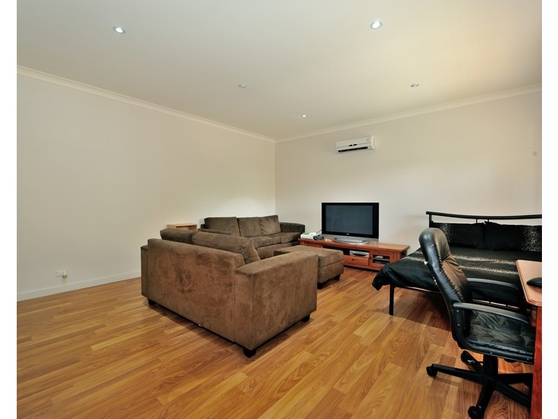 48 June Road, Safety Bay WA 6169