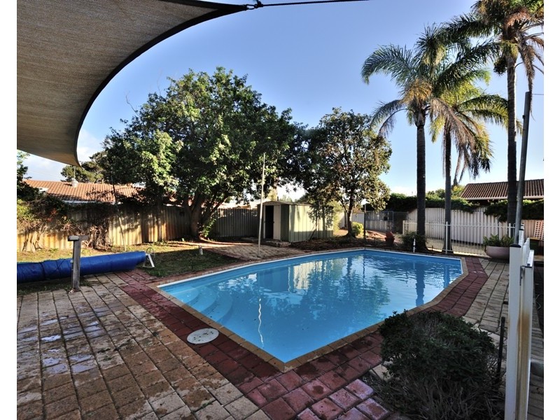 33 Jindarra Close, Cooloongup WA 6168