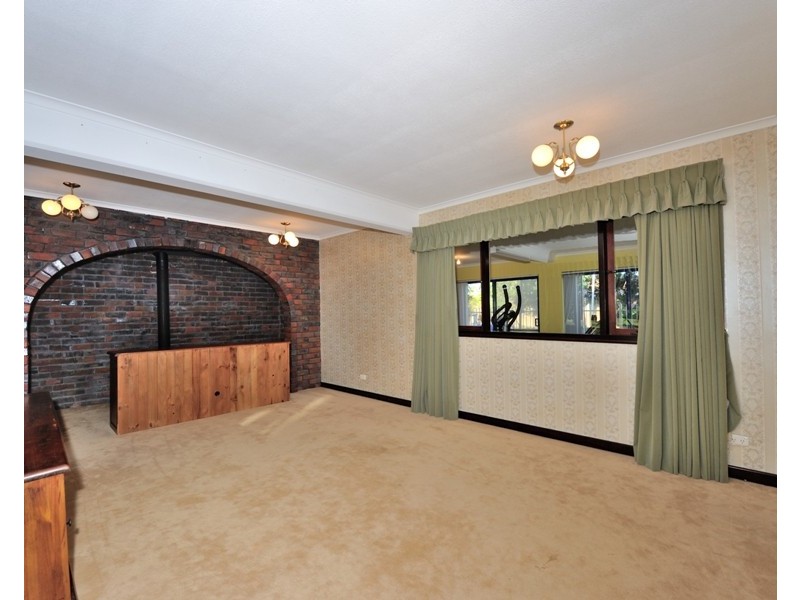 33 Jindarra Close, Cooloongup WA 6168